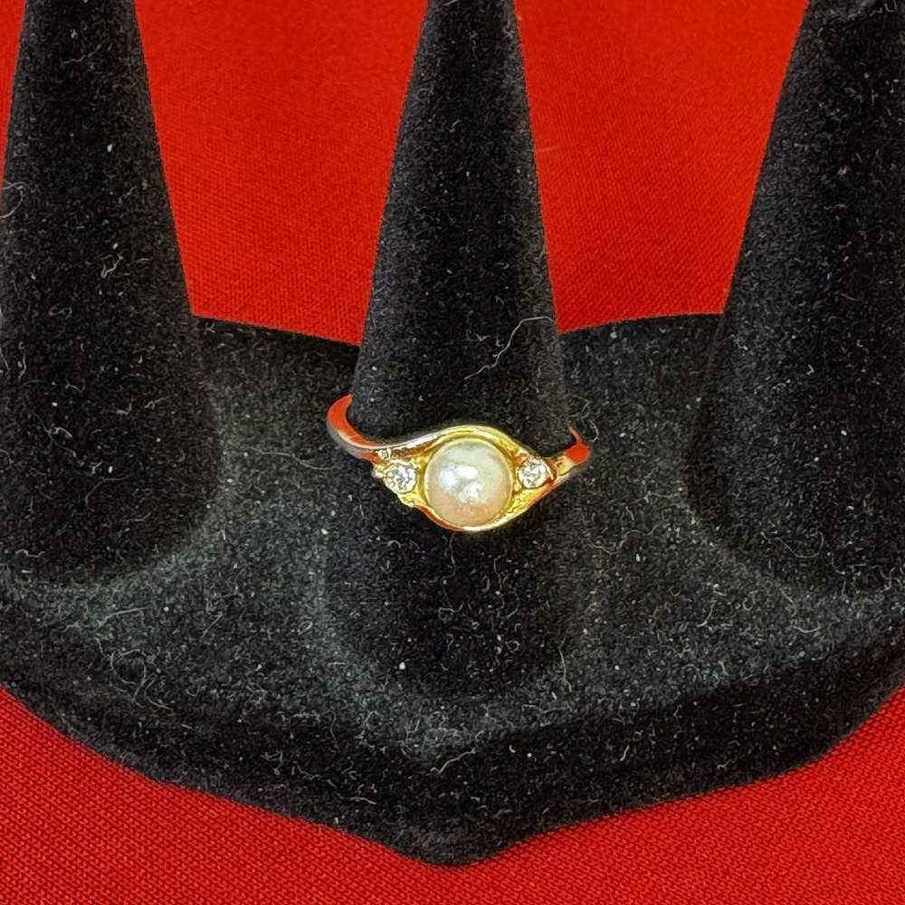Gold Tone Faux Pearl Ring With Faux Diamonds 7-7.5